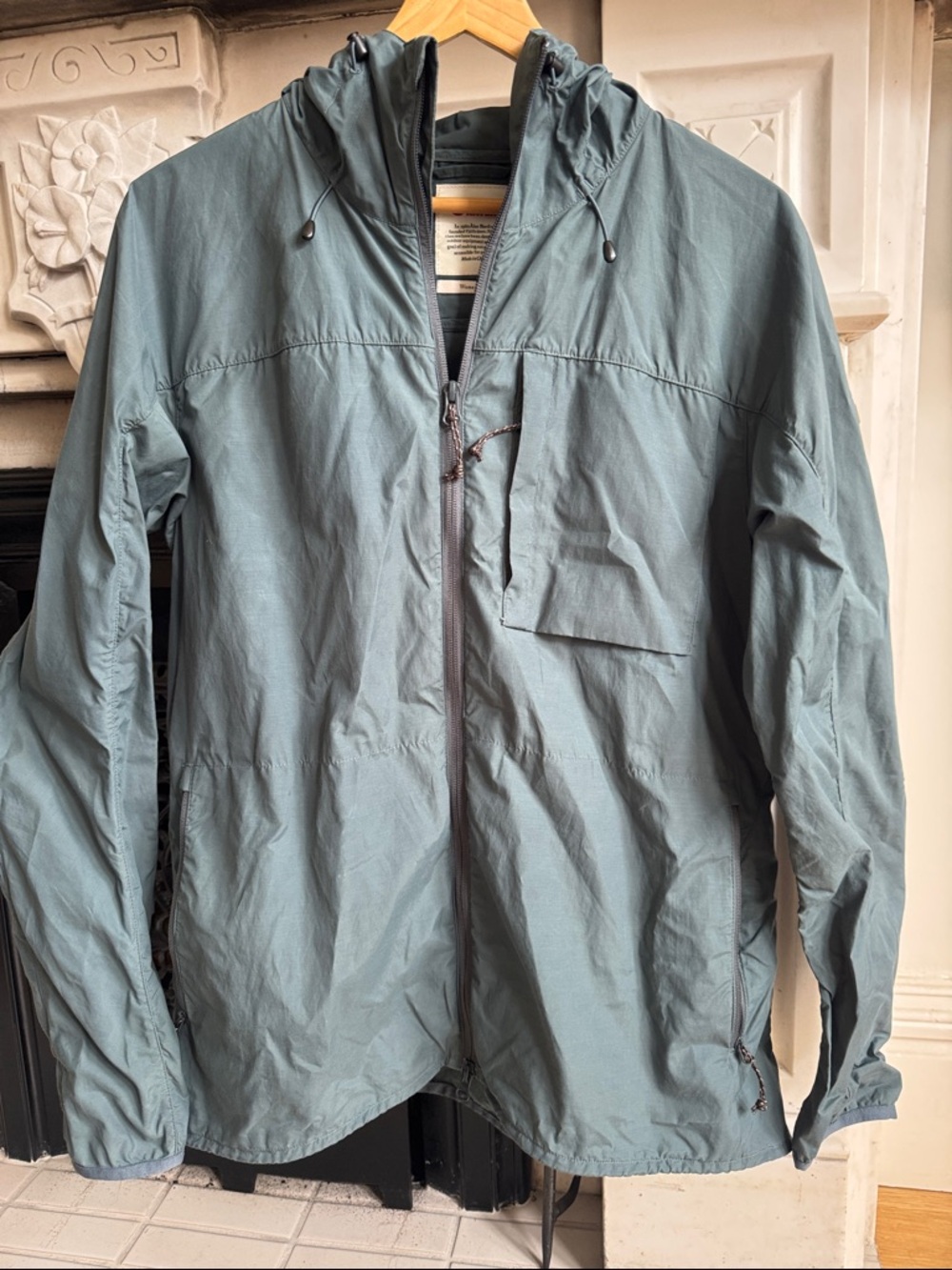Fjall Raven Lightweight Hooded Jacket